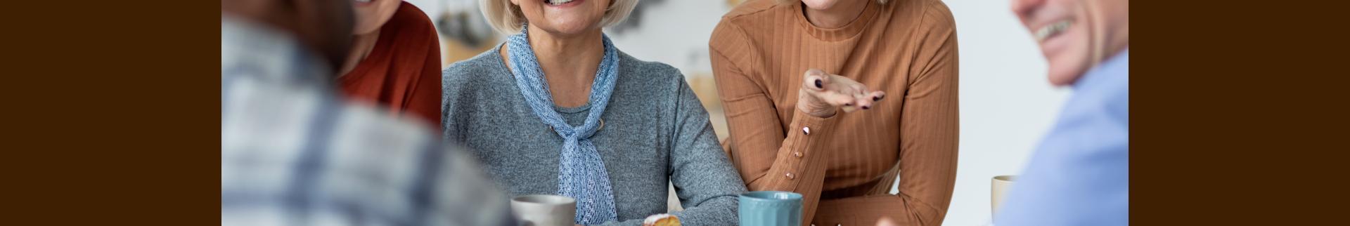 Bild zeigt den Beitragsheader zum Thema: Kaffee Klatsch - Die gesellige Tradition des Kaffeetrinkens