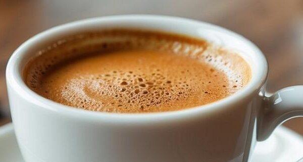 Bild zeigt Beitragsbild 1 zum Thema: Wie viel hat ein Espresso Koffein